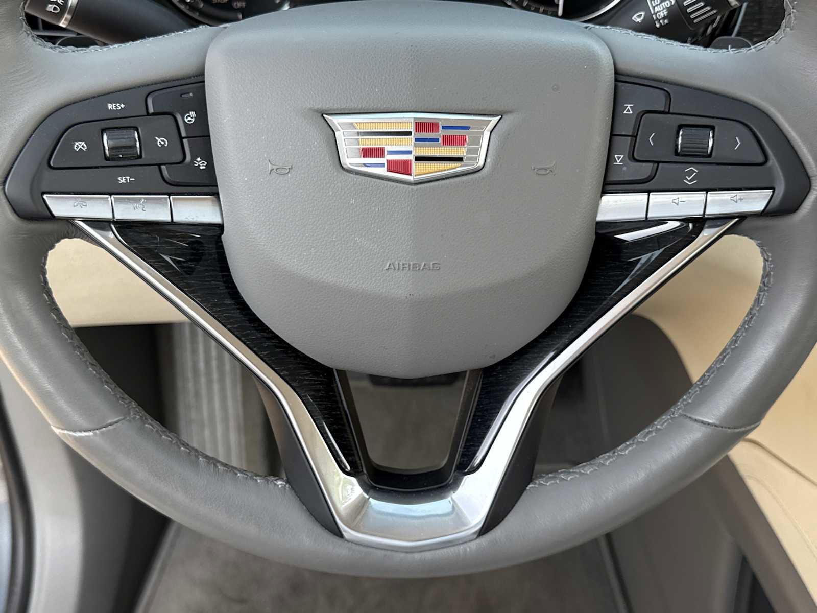 Used 2020 Cadillac XT6 Premium Luxury FWD image 11