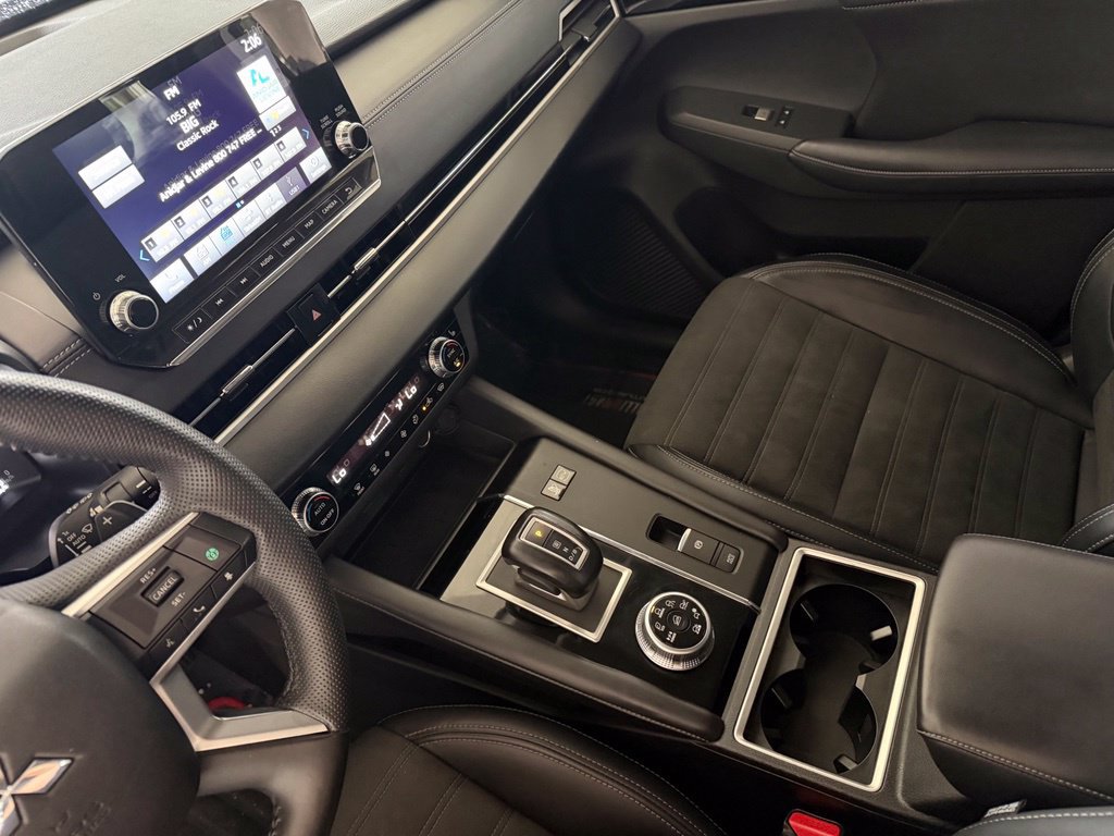 Used 2023 Mitsubishi Outlander 4WD Plug-In Hybrid image 51