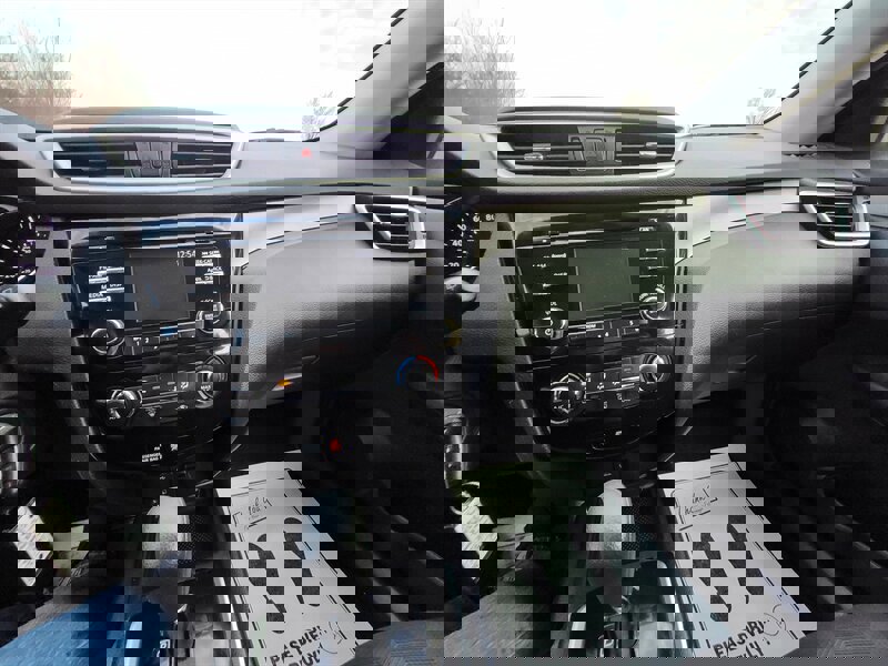 Used 2016 Nissan Rogue S image 19