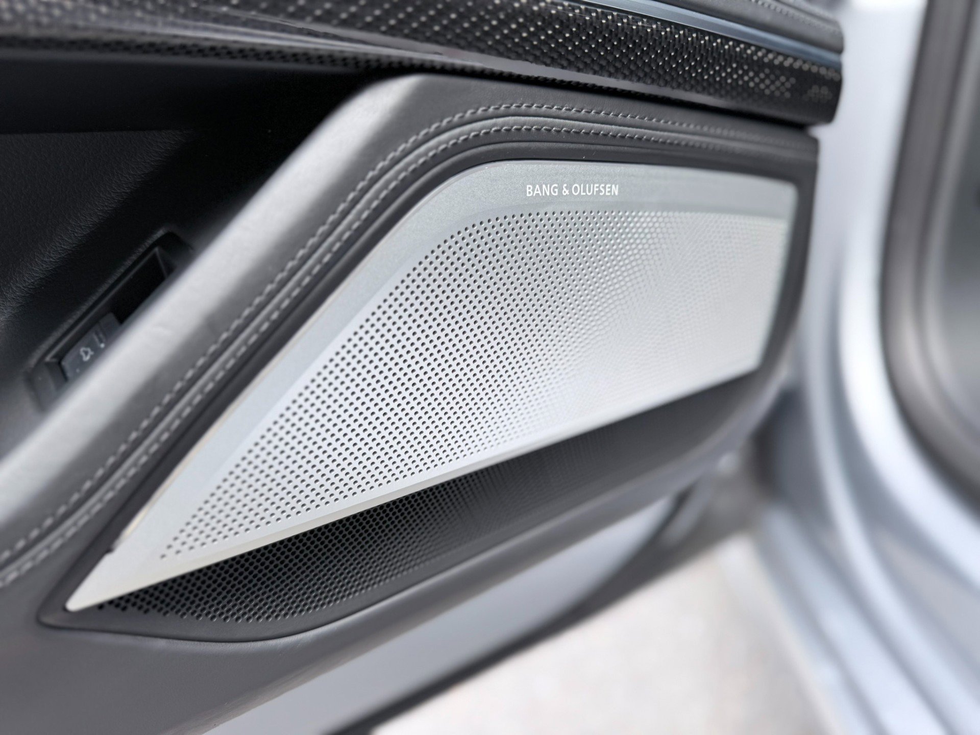 Used 2020 Audi S8 L image 12