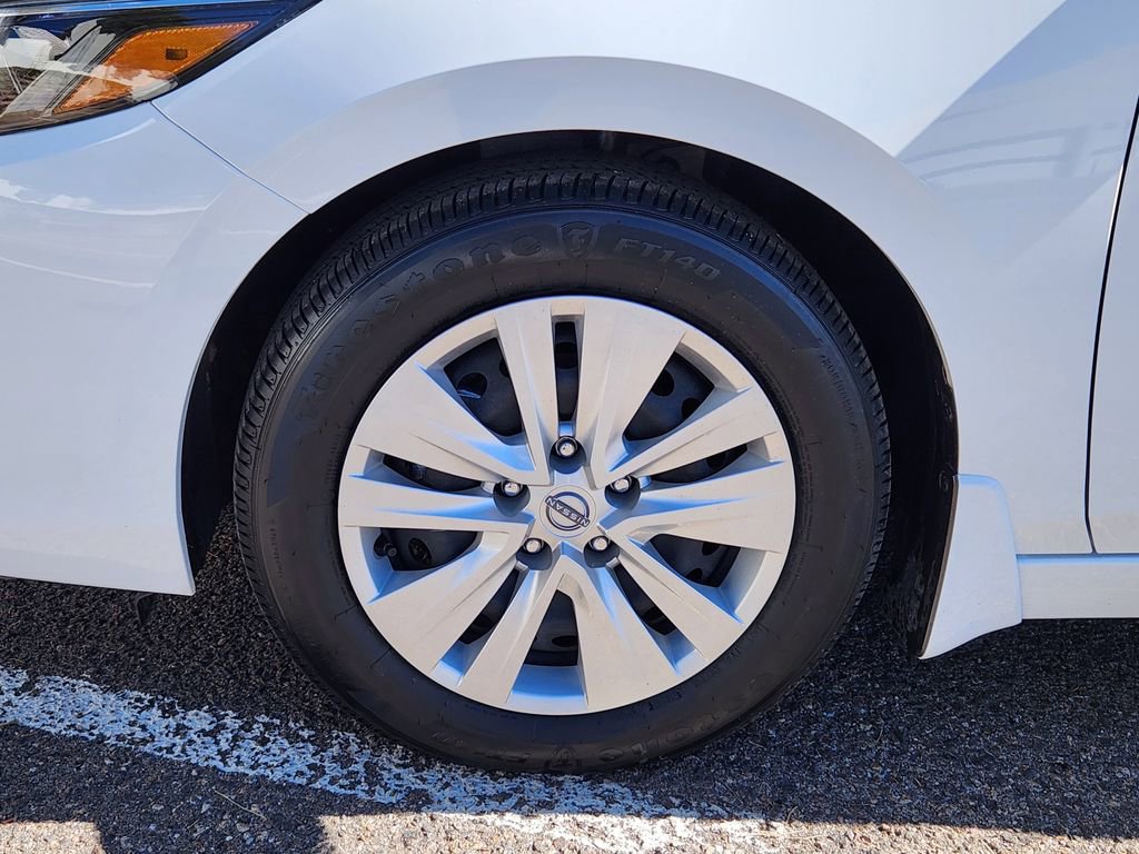 Used 2025 Nissan Sentra S image 16