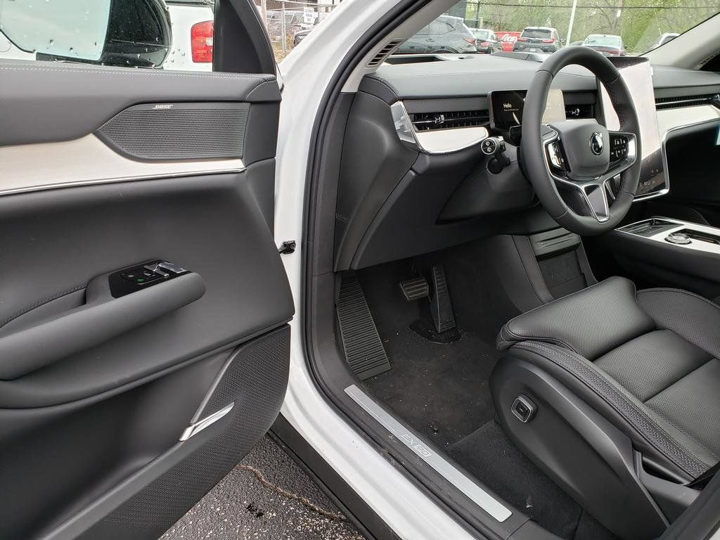 New 2026 Volvo EX90 Ultra AWD/4WD image 6
