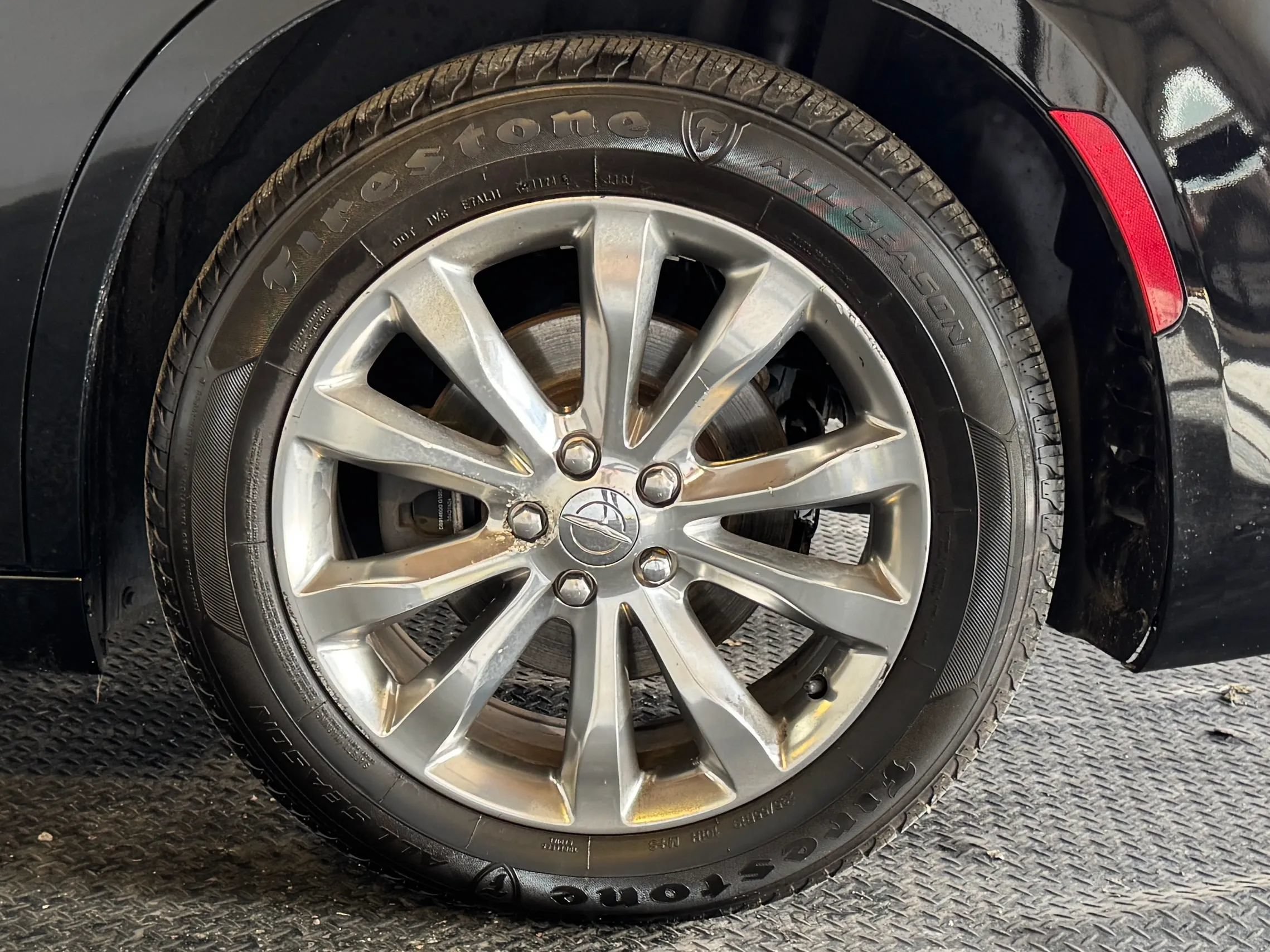 Used 2016 Chrysler 300 C AWD/4WD image 8