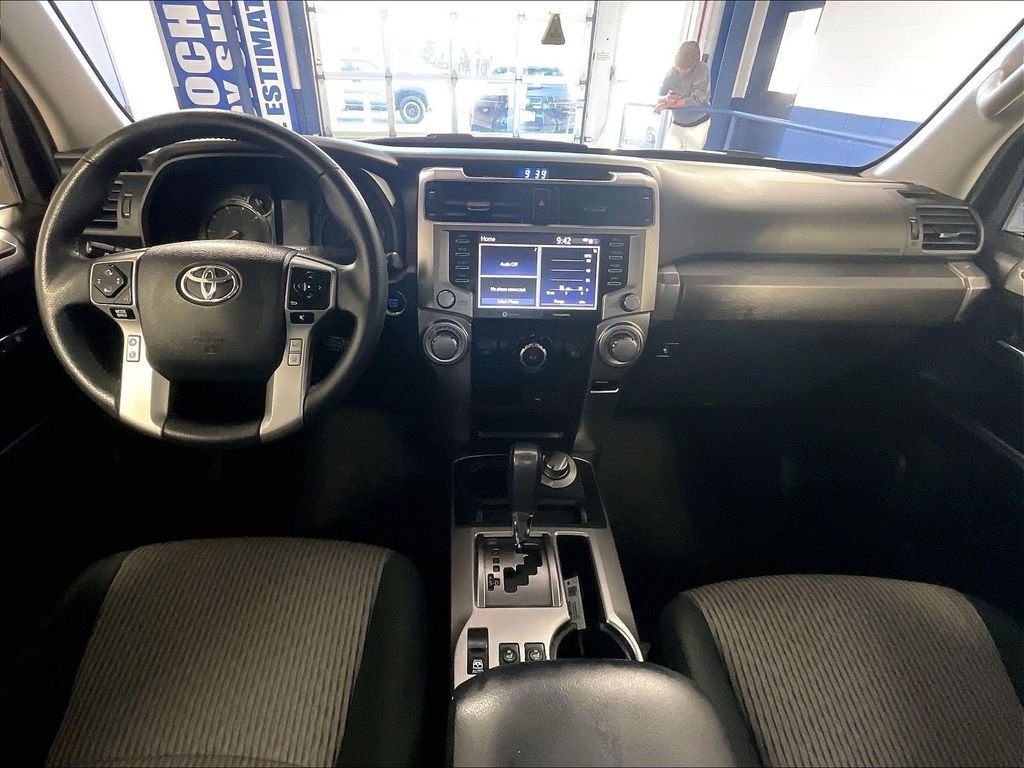 Used 2022 Toyota 4Runner SR5 AWD/4WD image 21