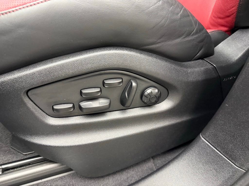 Used 2025 Porsche Cayenne S image 24