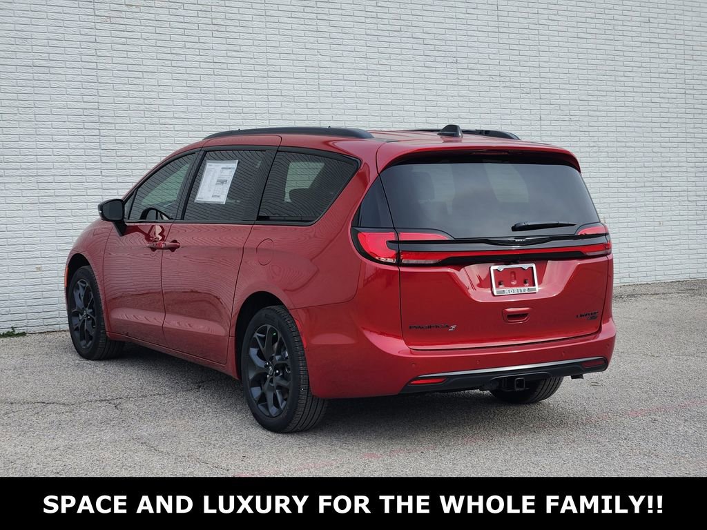 New 2026 Chrysler Pacifica Limited w/ Uconnect Theater Family Group AWD/4WD image 3