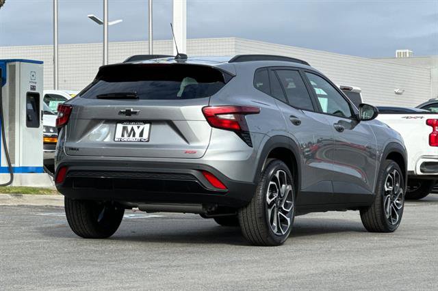 New 2026 Chevrolet Trax RS w/ Sunroof Package image 4