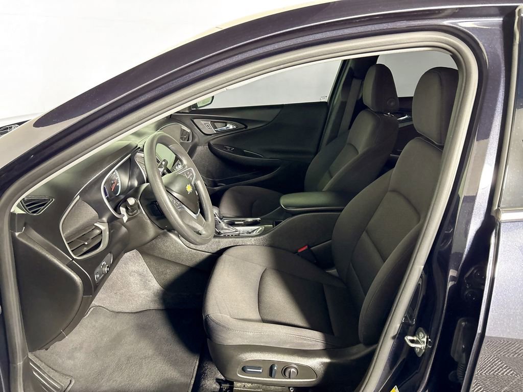 Used 2022 Chevrolet Malibu LS w/ Driver Confidence Package II image 11