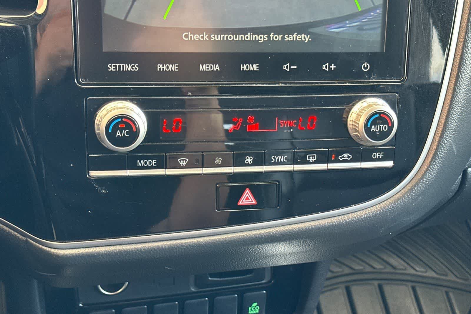 Used 2020 Mitsubishi Outlander SE AWD/4WD image 23