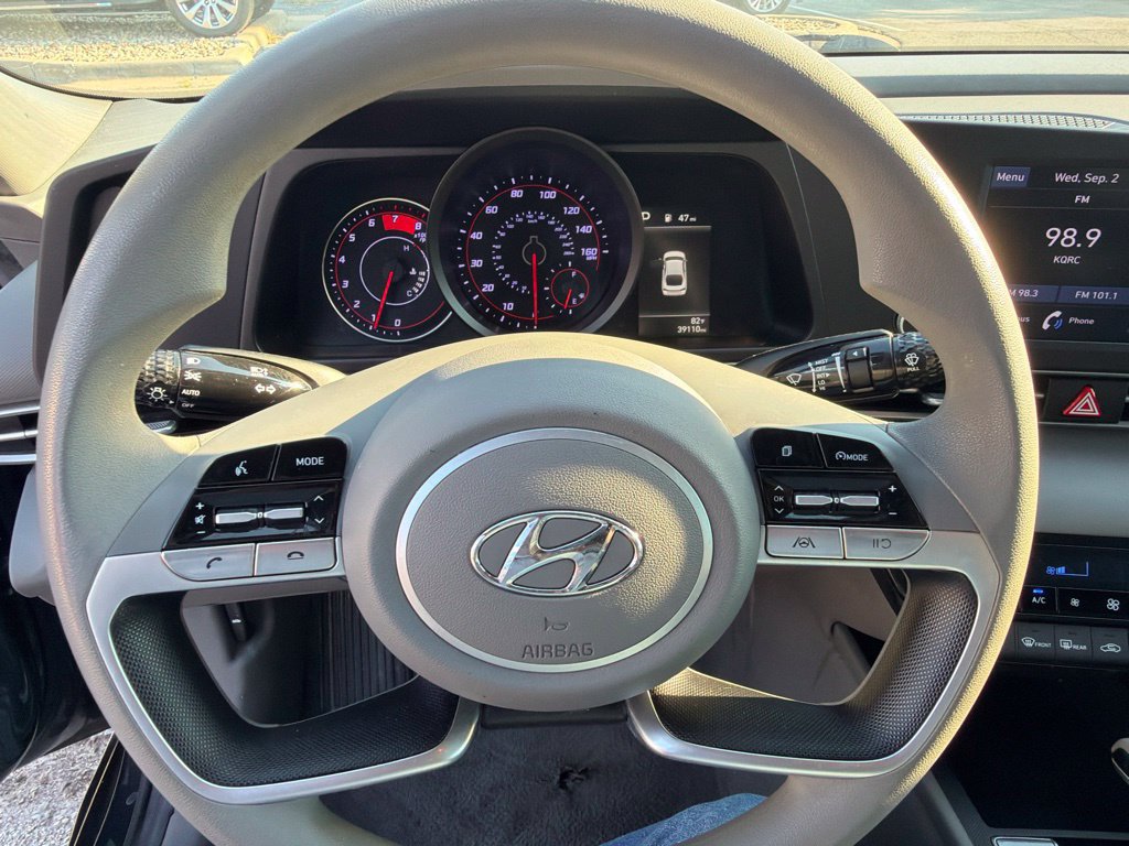 Used 2022 Hyundai Elantra SEL w/ Preferred Accessory Package FWD image 20