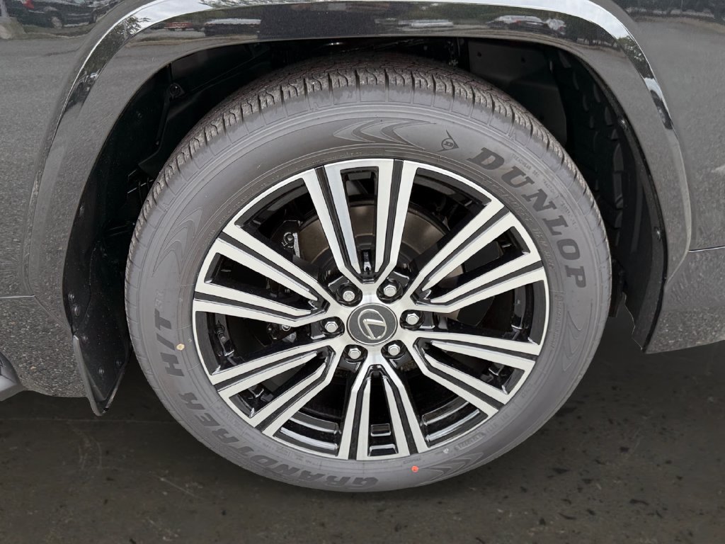New 2026 Lexus LX 600 4WD w/ Luxury Package image 26