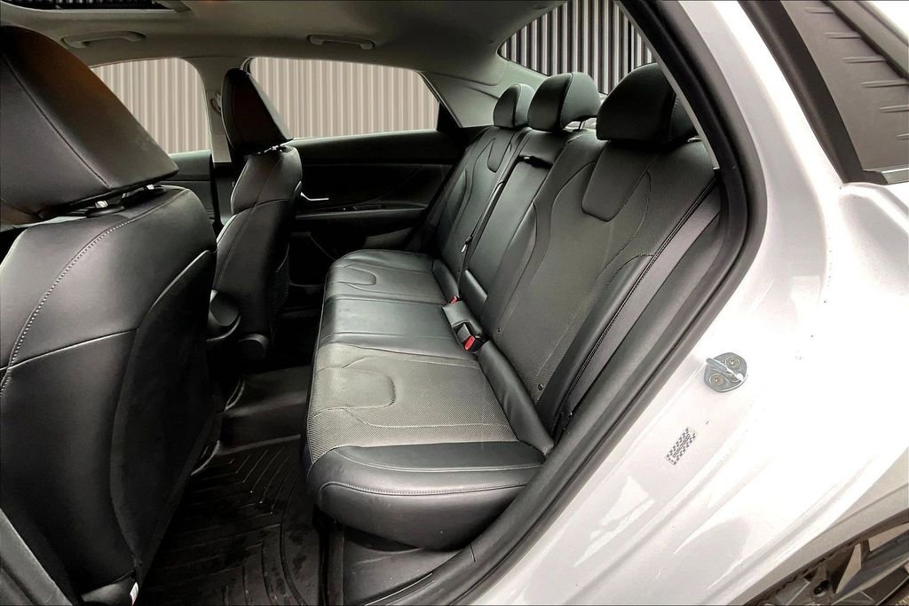 Used 2021 Hyundai Elantra Limited image 27