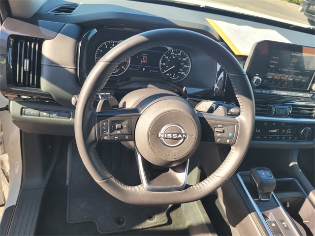 Used 2024 Nissan Pathfinder SV w/ SV Premium Package image 30