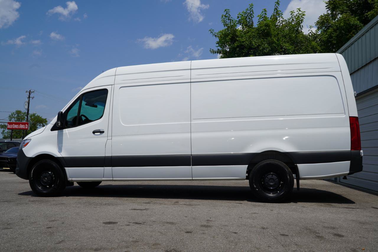 Used 2025 Mercedes-Benz Sprinter 2500 image 5