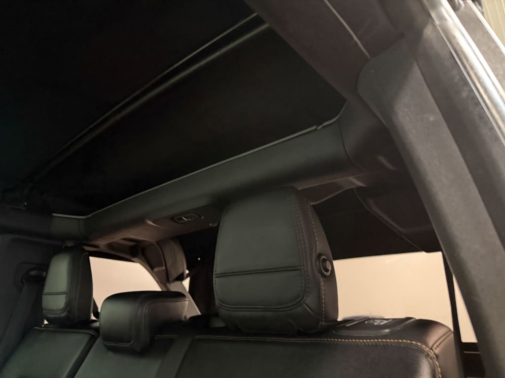 Used 2023 Ford Bronco Badlands image 9