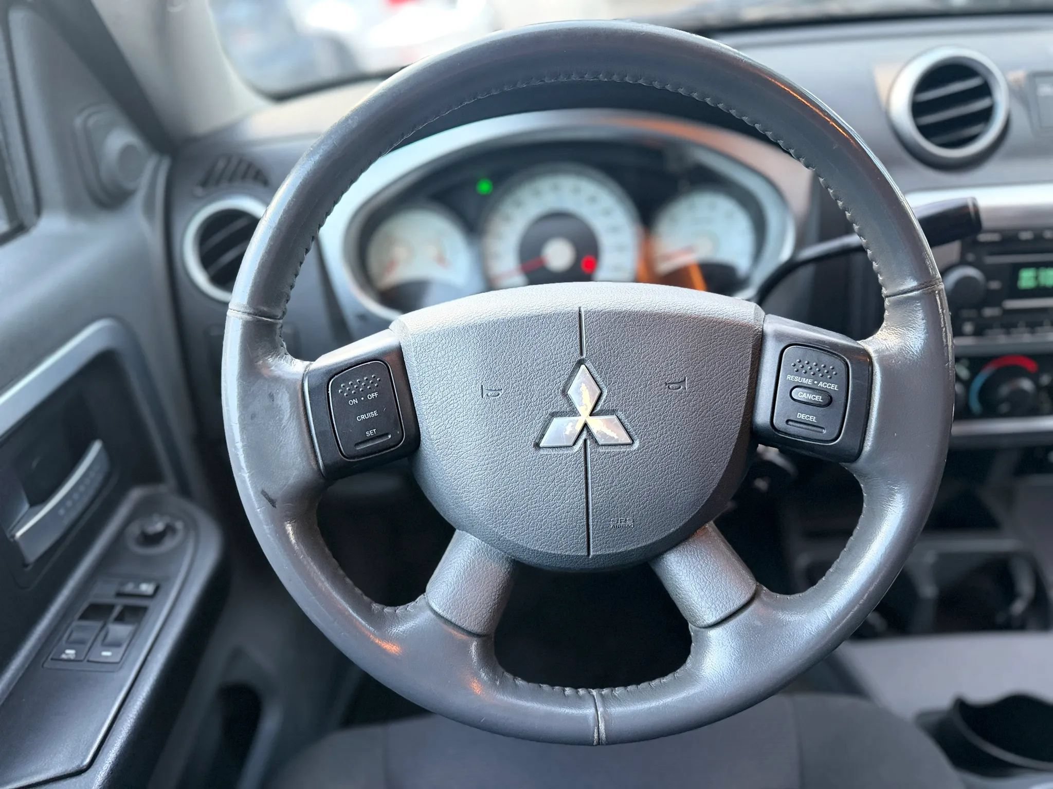 Used 2006 Mitsubishi Raider DuroCross AWD/4WD image 29