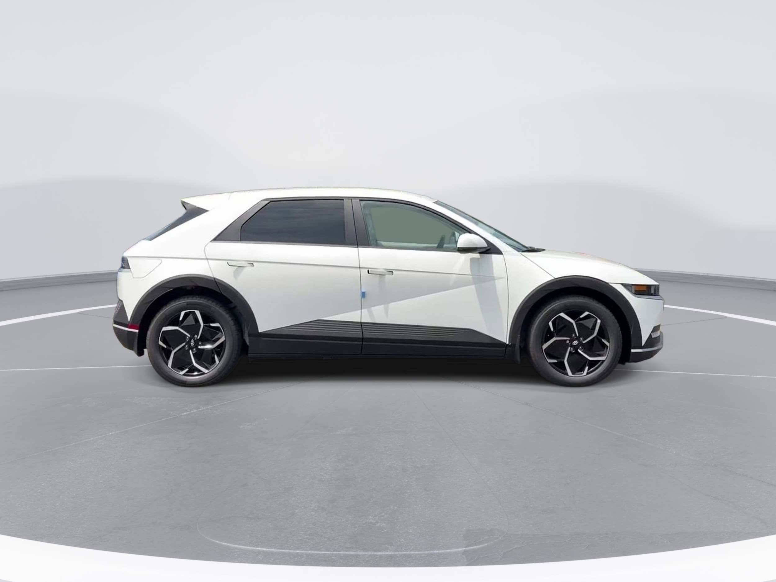 Used 2023 Hyundai Ioniq 5 SEL AWD/4WD image 3