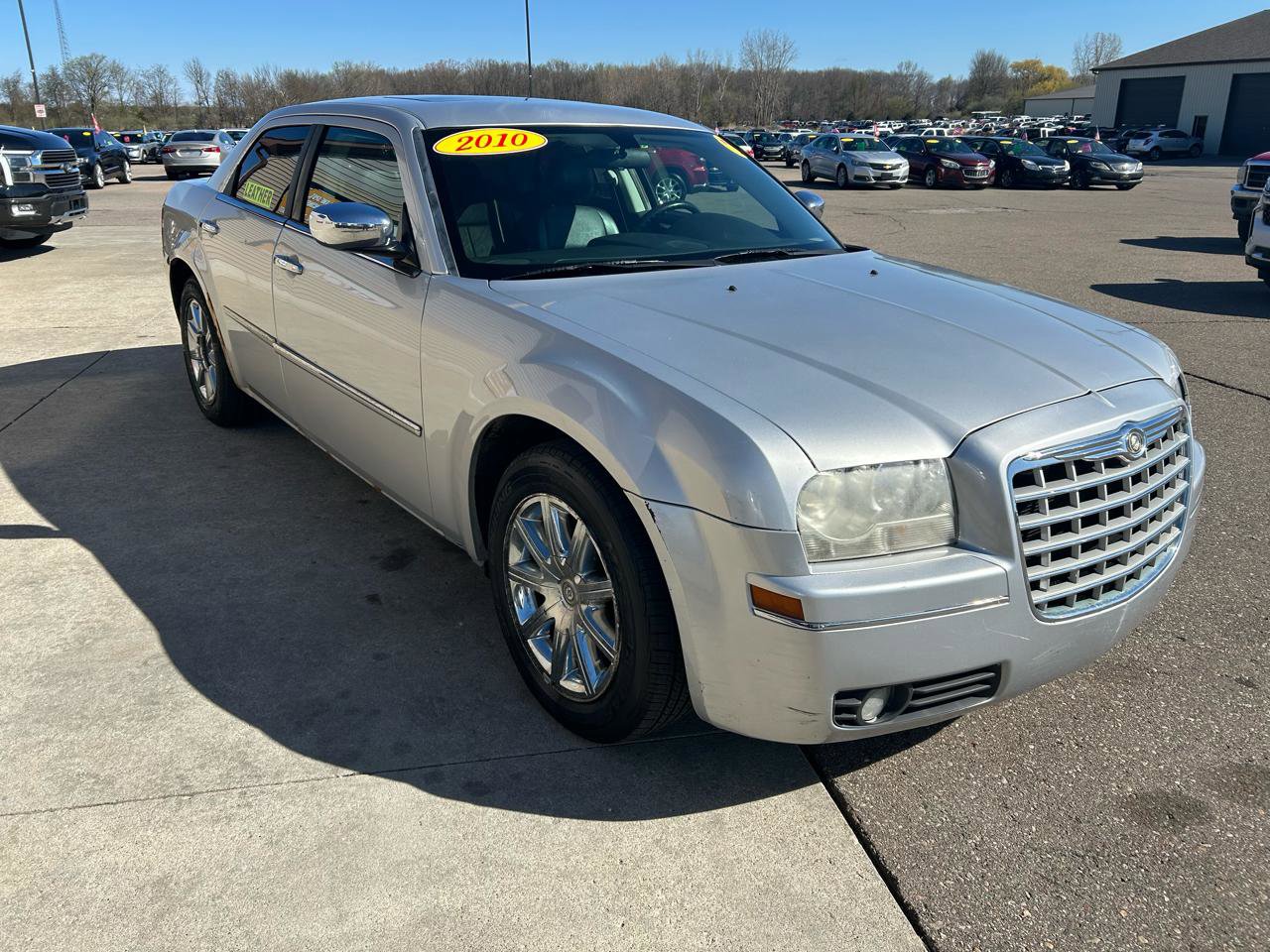 Used 2010 Chrysler 300 Touring RWD image 3