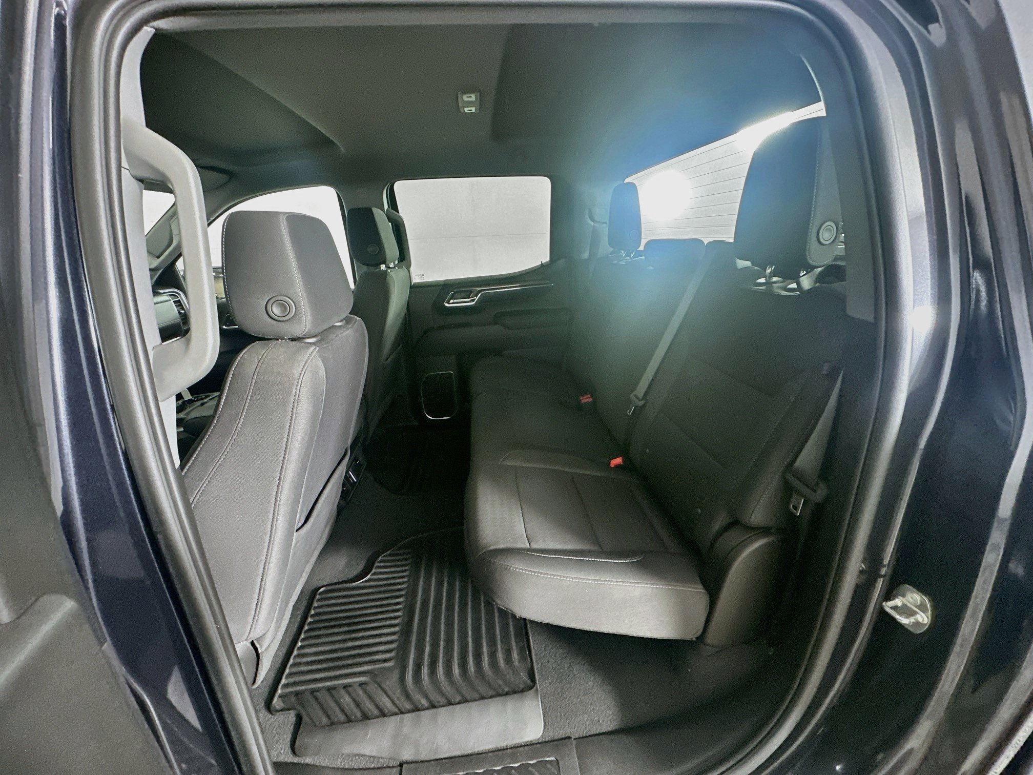 Used 2024 Chevrolet Silverado 1500 LT AWD/4WD image 25