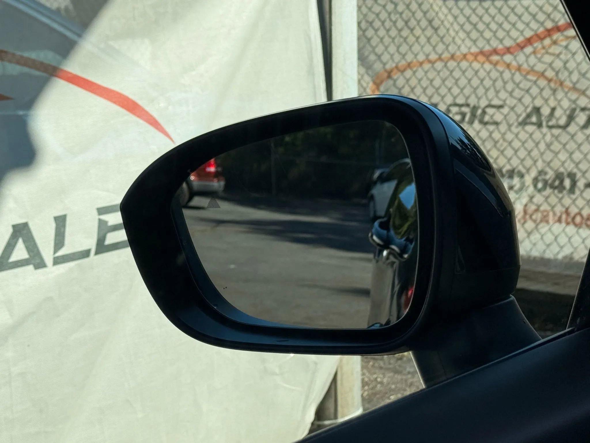 Used 2025 Nissan Rogue SV image 37