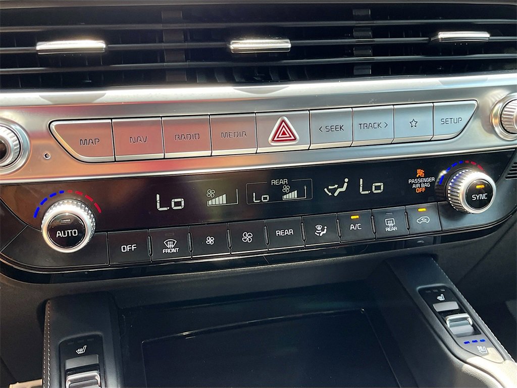 Used 2022 Kia Telluride SX w/ SX Prestige Package image 16