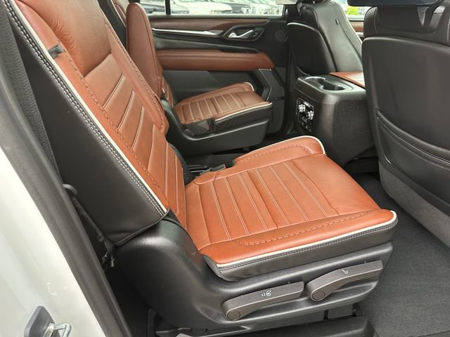 Used 2023 GMC Yukon XL Denali Ultimate image 11