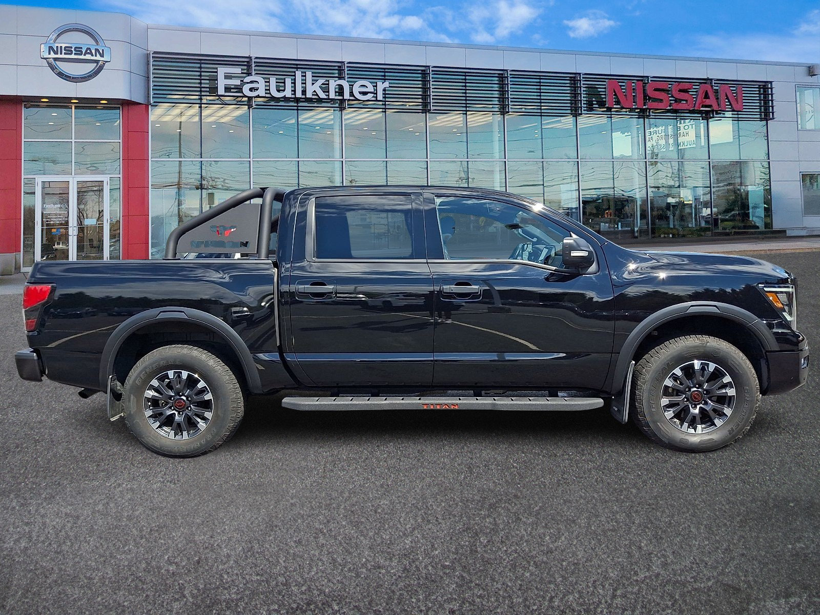 Certified 2023 Nissan Titan PRO-4X w/ Pro-4x Convenience Package AWD/4WD image 7