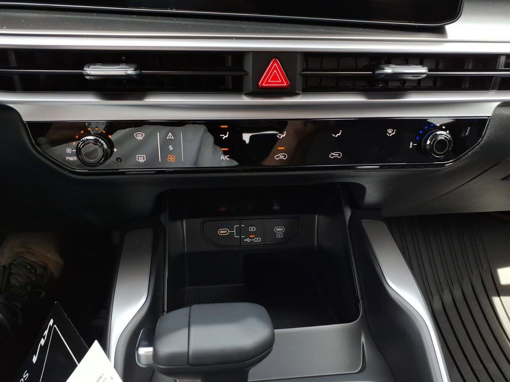 New 2026 Kia Sorento LX FWD image 16
