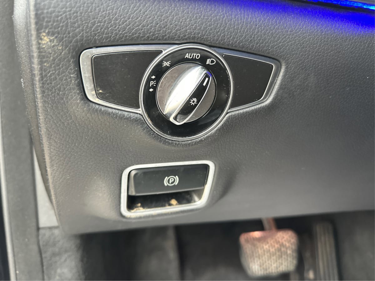 Used 2017 Mercedes-Benz S 550 4MATIC Sedan image 17