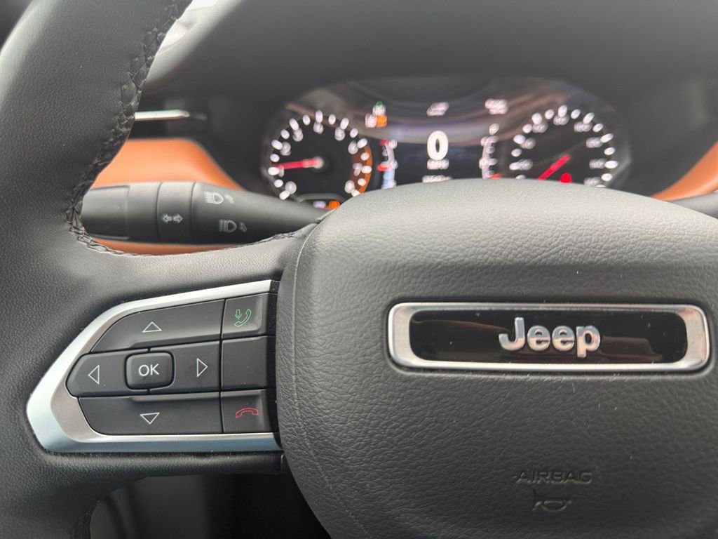 Used 2024 Jeep Compass Limited image 25
