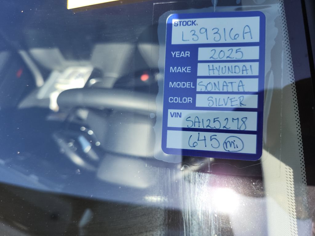 Used 2025 Hyundai Sonata Limited FWD image 6