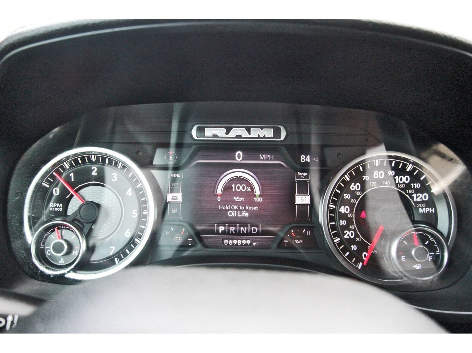Used 2023 RAM 1500 Laramie AWD/4WD image 18