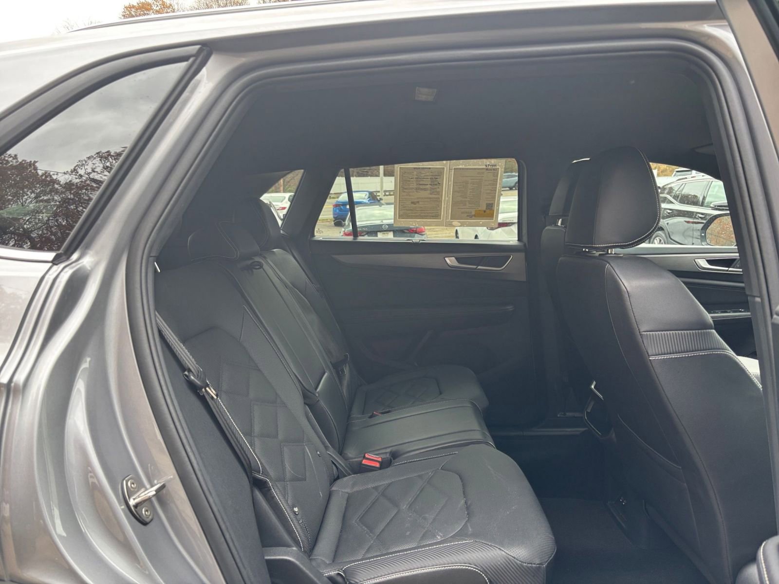 Used 2025 Volkswagen Atlas Cross Sport SE image 39