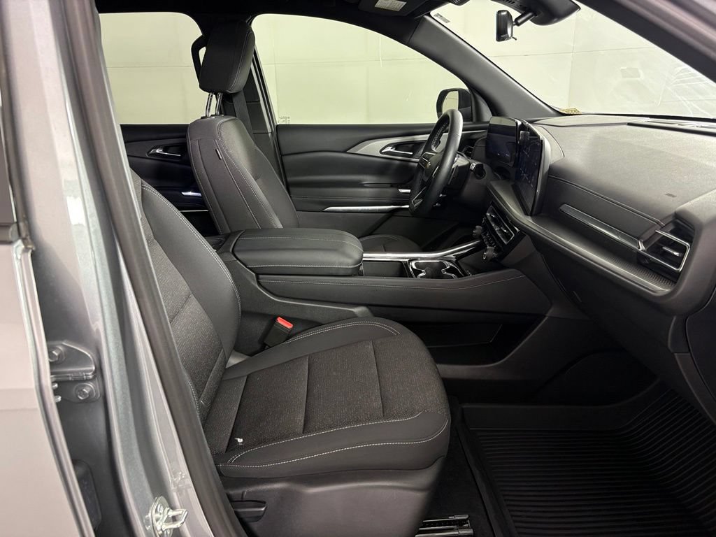 Certified 2026 Chevrolet Traverse LT w/ Driver Confidence Package FWD image 49
