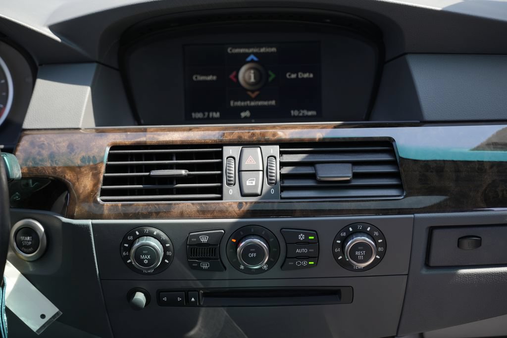 Used 2006 BMW 530xi Sedan AWD/4WD image 39