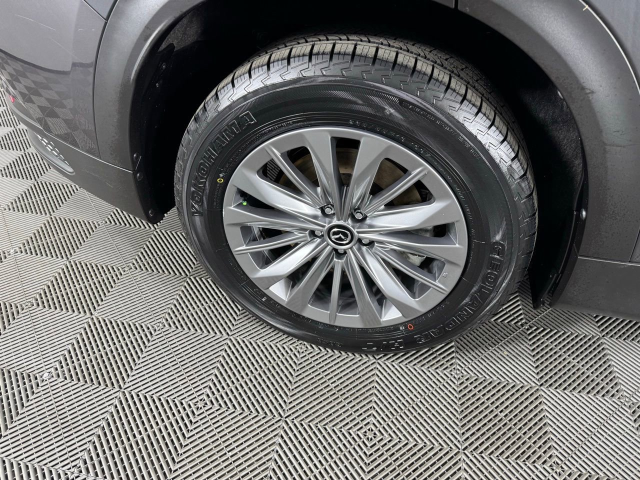 Used 2024 MAZDA CX-90 Plug-In Hybrid w/ Preferred image 32