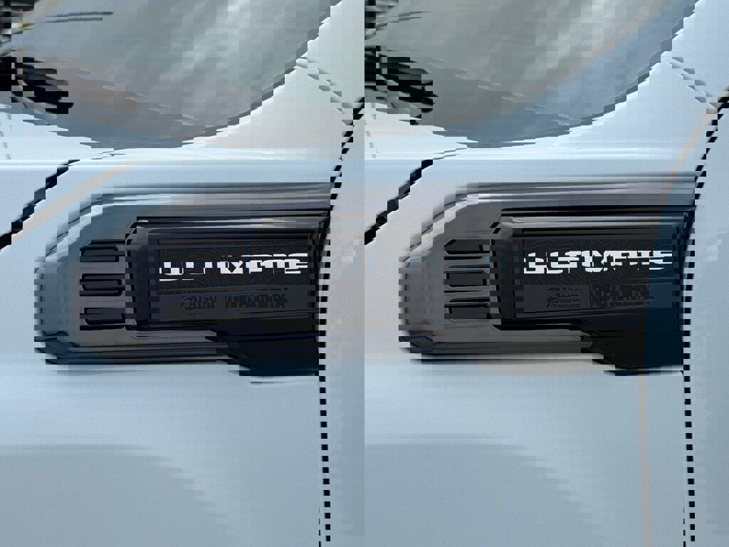 Used 2026 GMC Sierra 2500 Denali Ultimate image 5