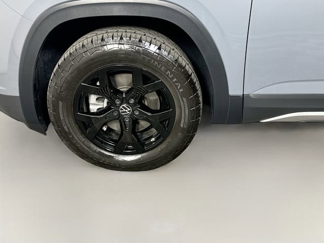 Used 2025 Volkswagen Atlas Peak Edition SE AWD/4WD image 32