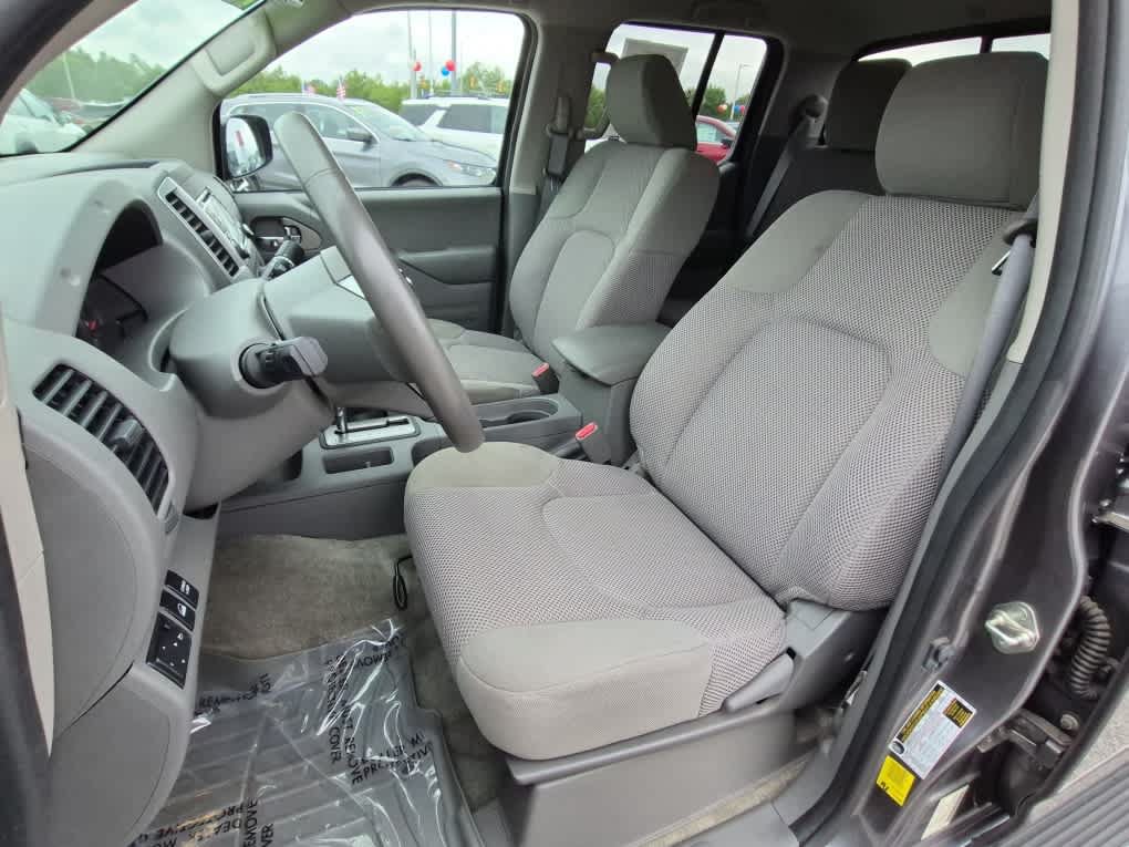 Used 2018 Nissan Frontier SV w/ Value Truck Package AWD/4WD image 10
