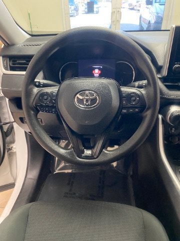 Used 2024 Toyota RAV4 LE AWD/4WD image 30