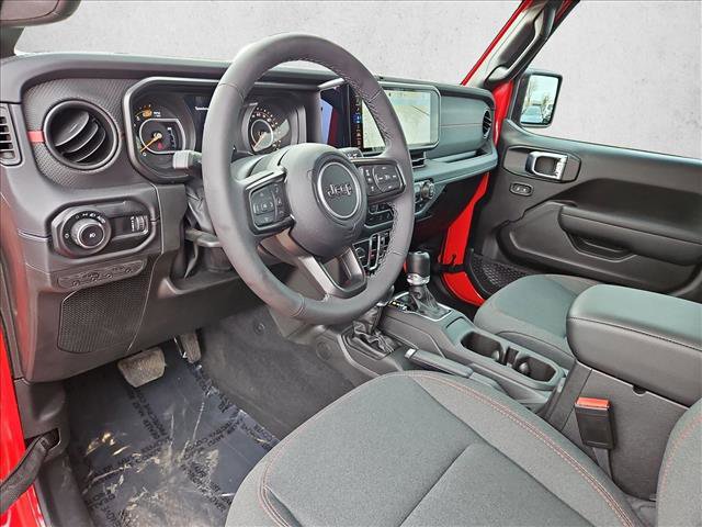 Used 2025 Jeep Wrangler Unlimited Rubicon w/ Technology Group image 12