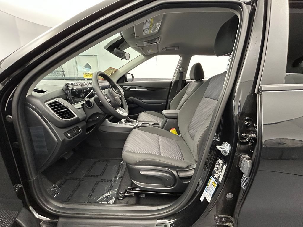 Used 2026 Kia Seltos LX FWD image 45