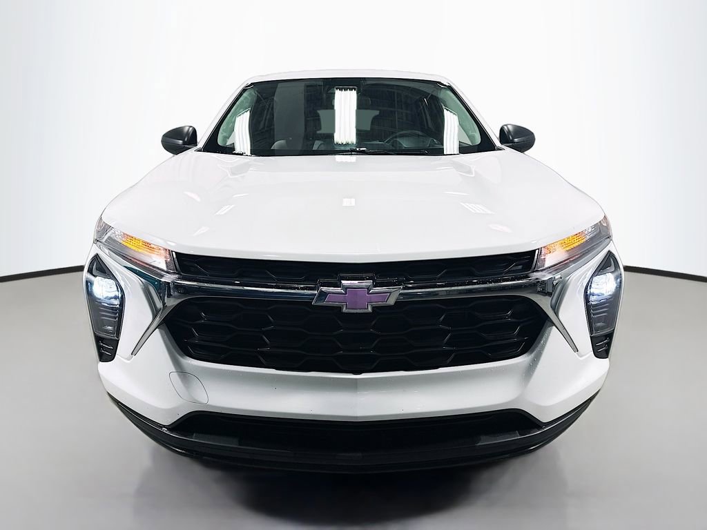 Used 2024 Chevrolet Trax LS image 4