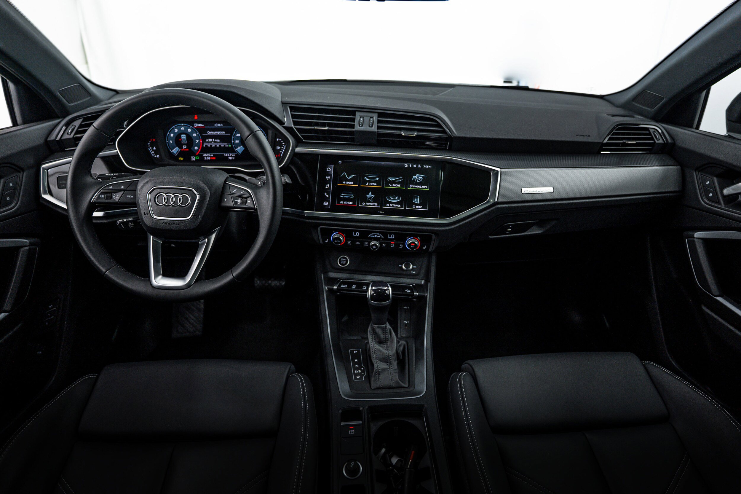 Used 2025 Audi Q3 2.0T Premium w/ Convenience Package AWD/4WD image 16