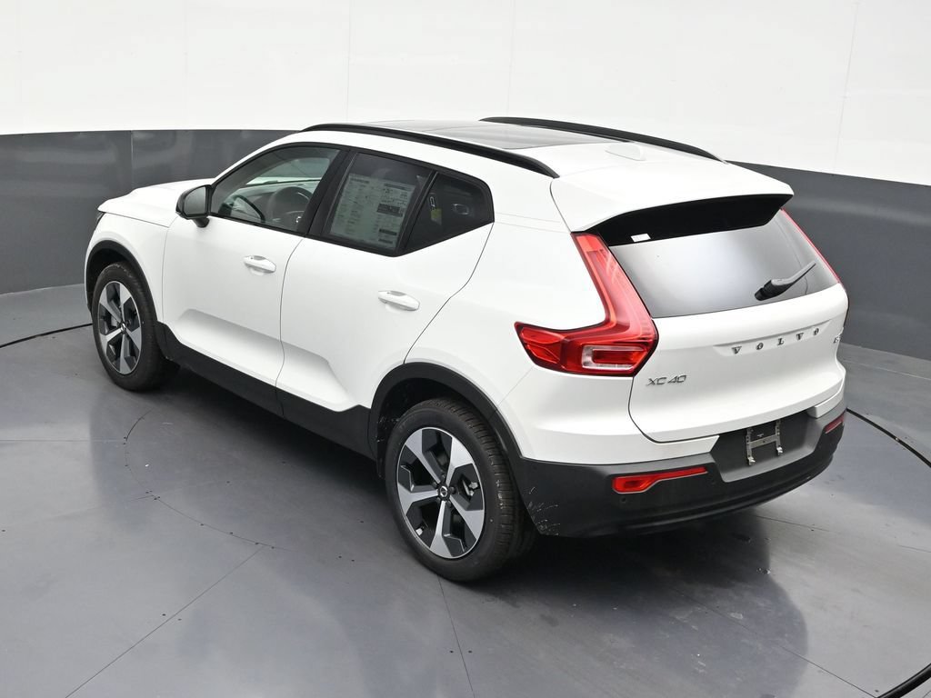 New 2026 Volvo XC40 B5 Plus w/ Protection Package Premier AWD/4WD image 15
