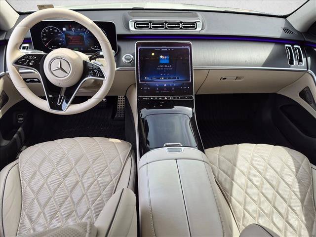 Used 2024 Mercedes-Benz S 580e 4MATIC Sedan w/ AMG Line image 17