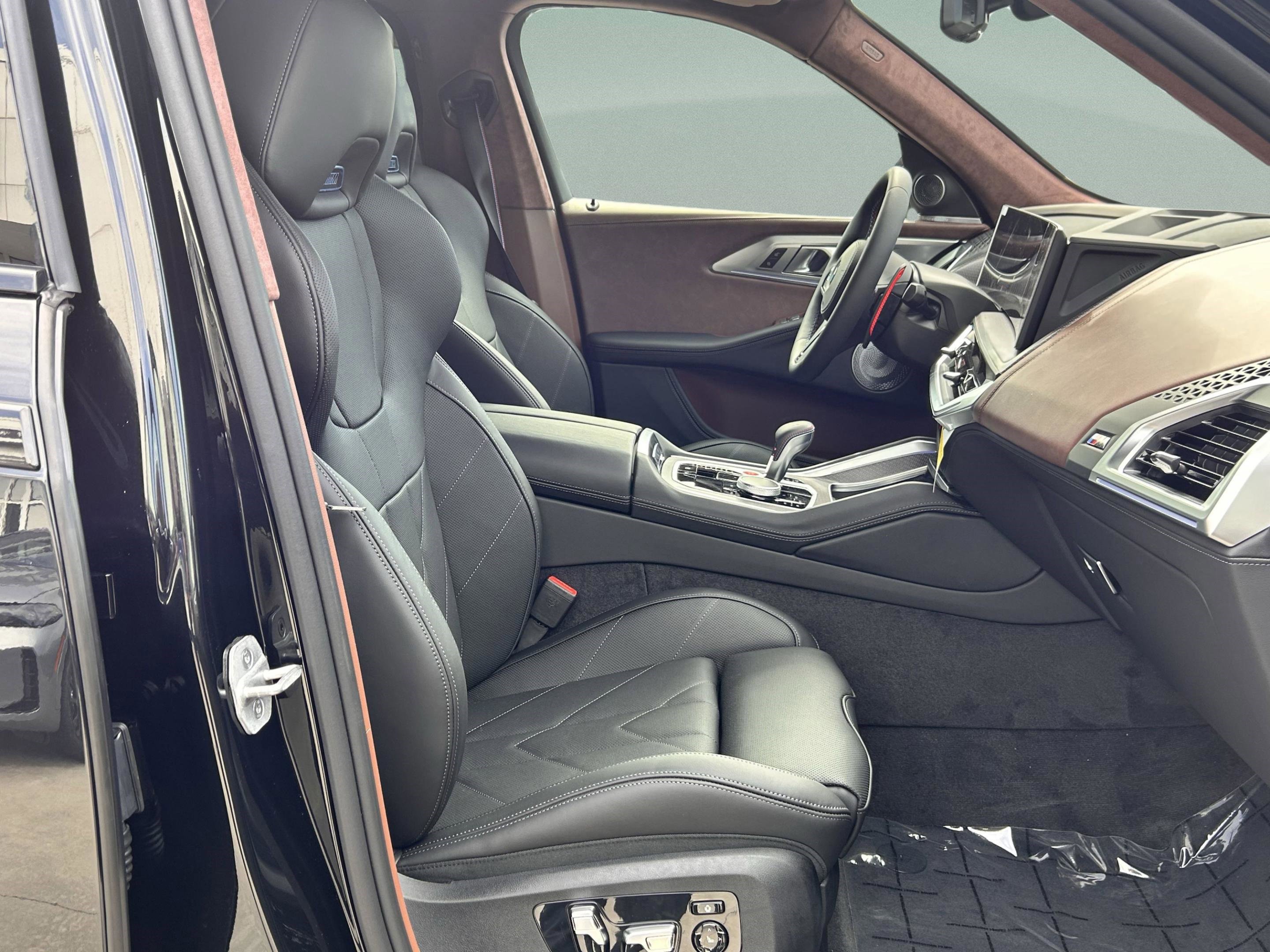 Used 2026 BMW XM Label Red image 33