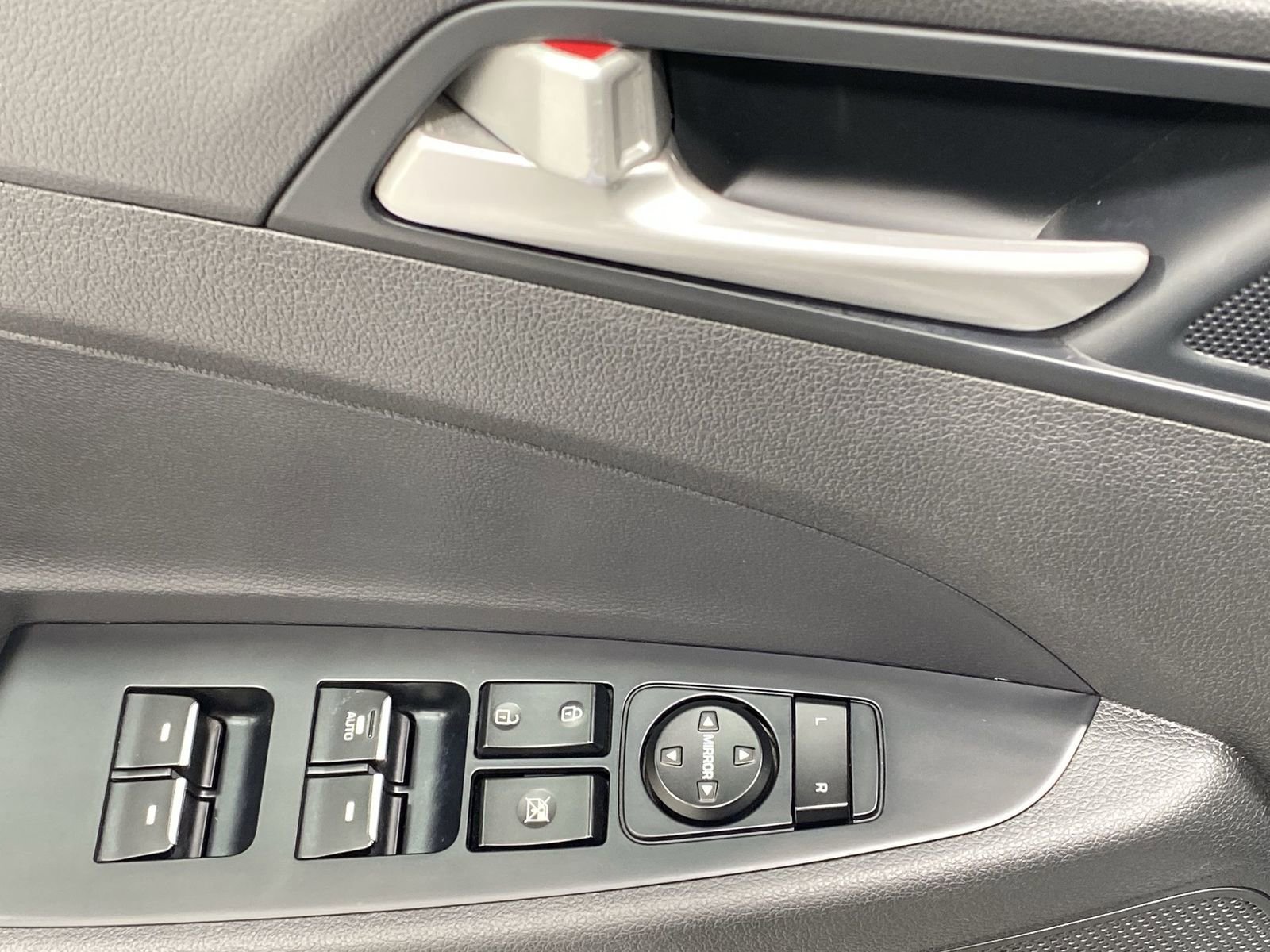 Used 2020 Hyundai Tucson Limited AWD/4WD image 13
