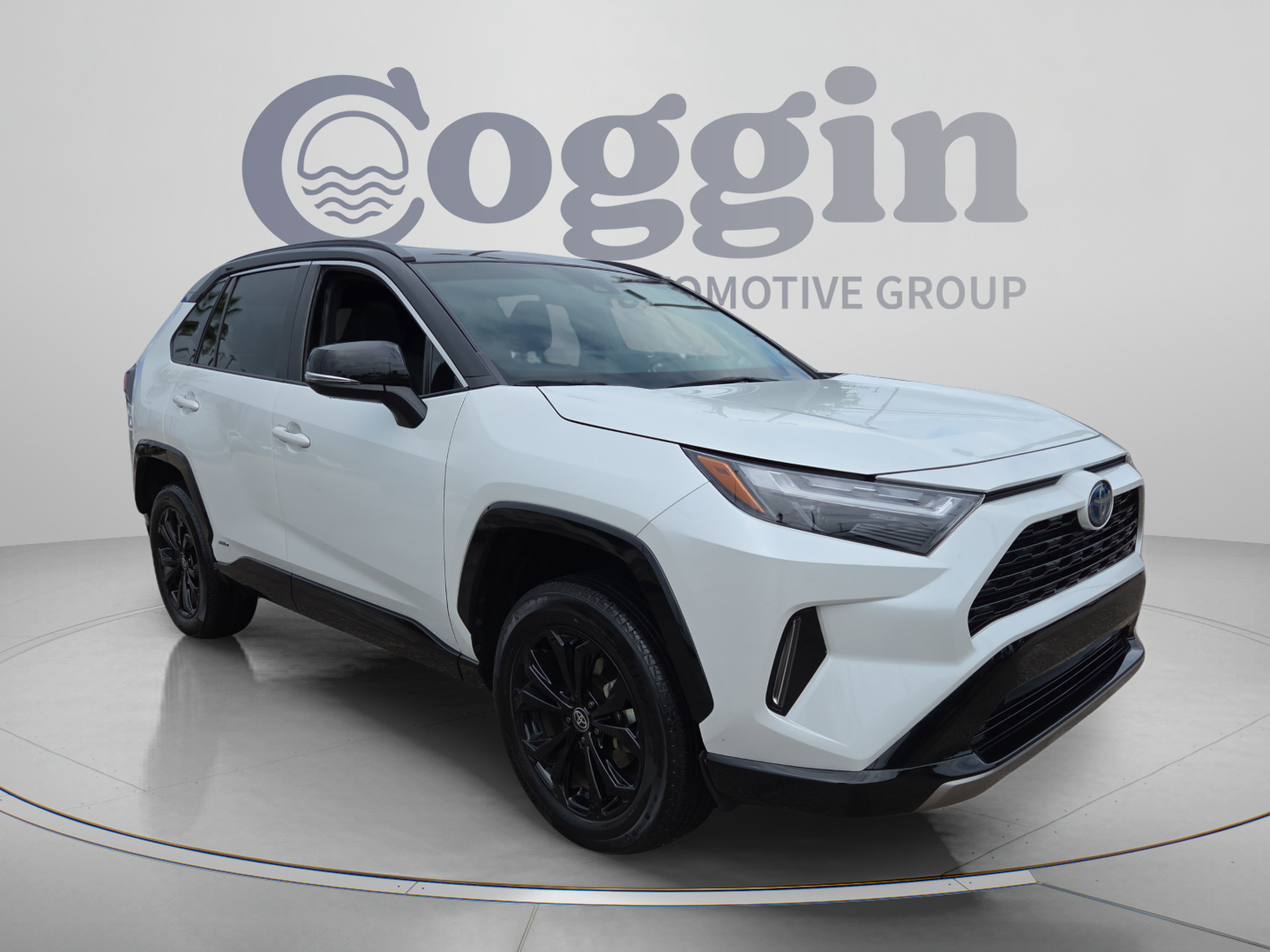 Used 2023 Toyota RAV4 XSE AWD/4WD image 7