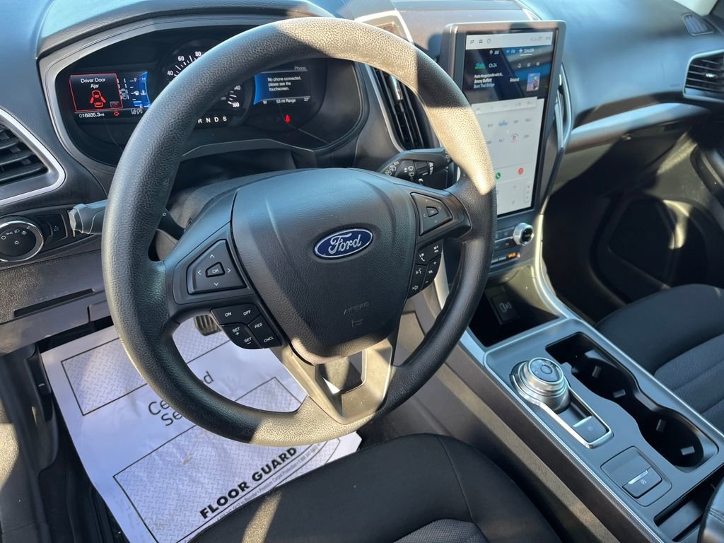 Used 2024 Ford Edge SE w/ Black Appearance Package image 10